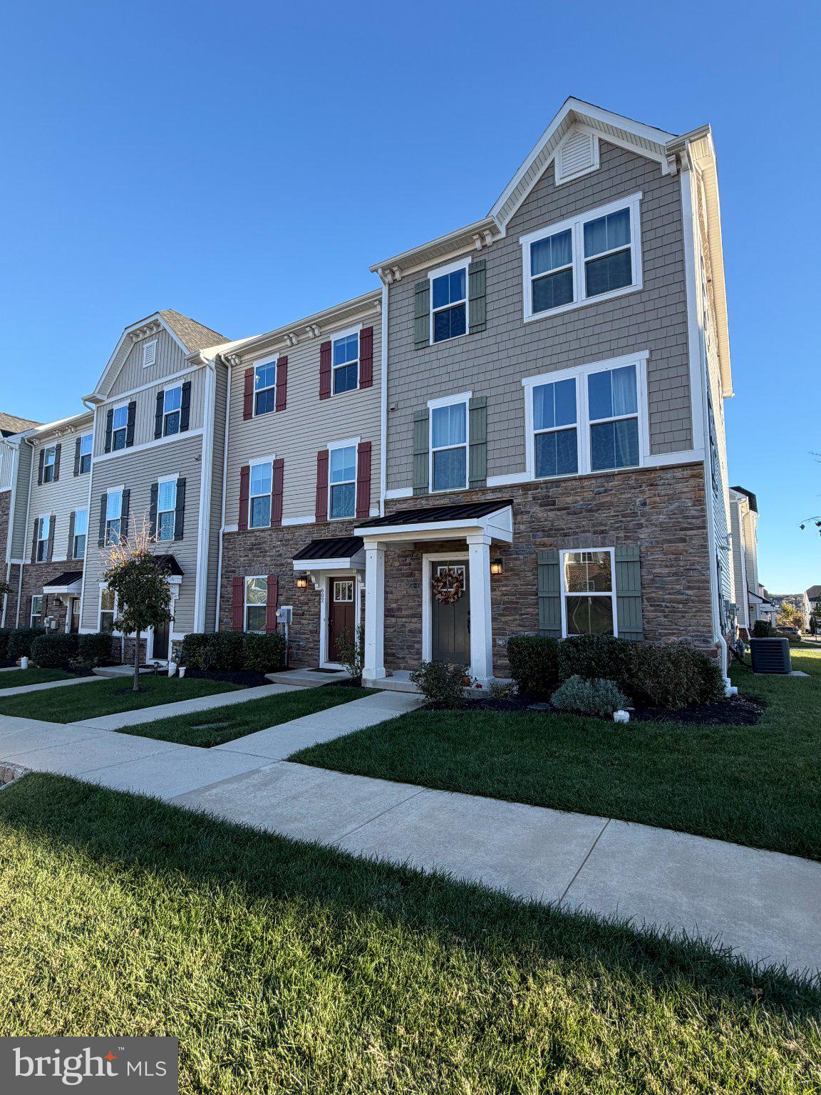 602 HOLYWELL DRIVE