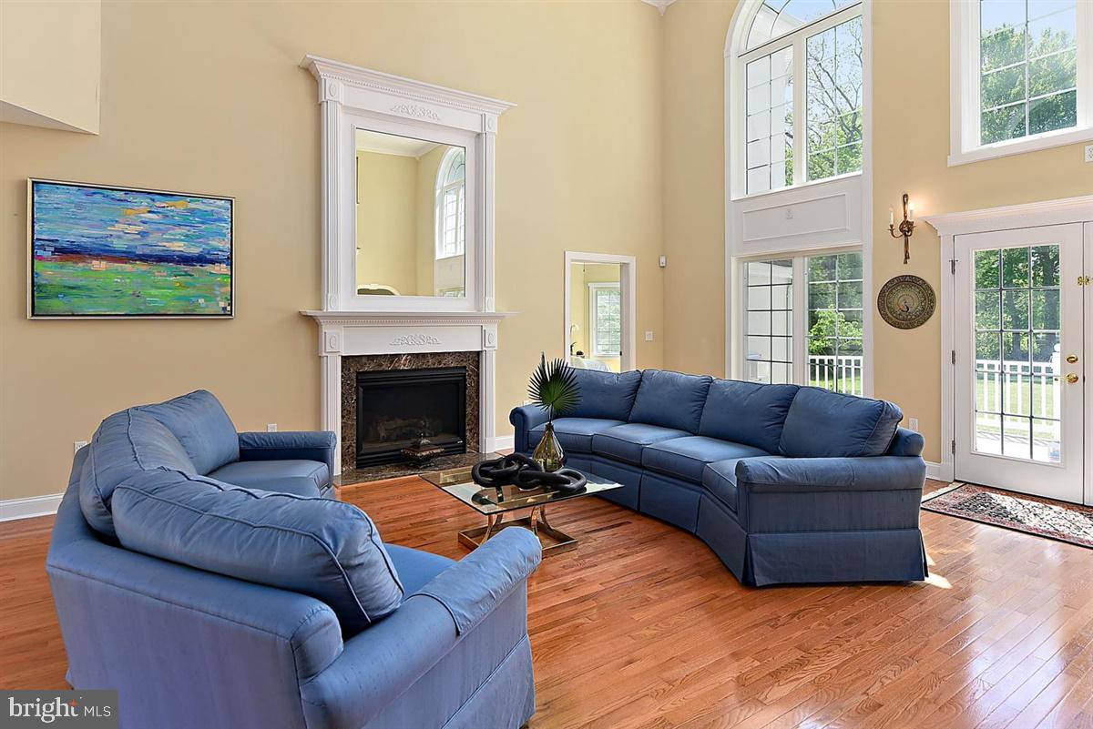 HARBOR POINTE - Residential