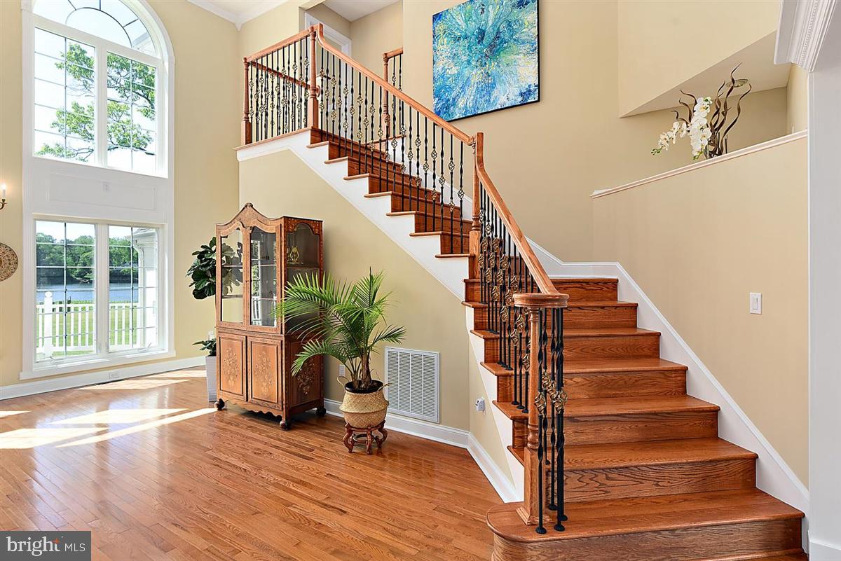 HARBOR POINTE - Residential