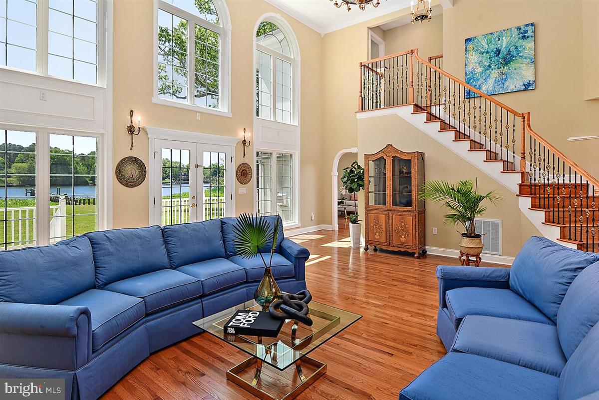 HARBOR POINTE - Residential