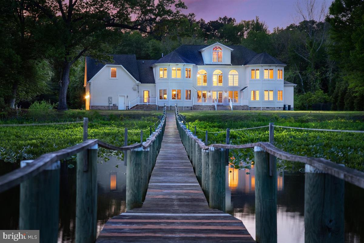 HARBOR POINTE - Residential