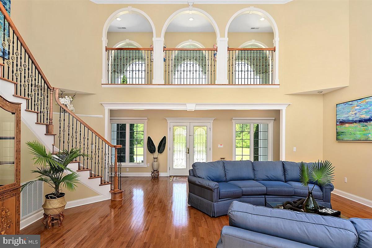 HARBOR POINTE - Residential