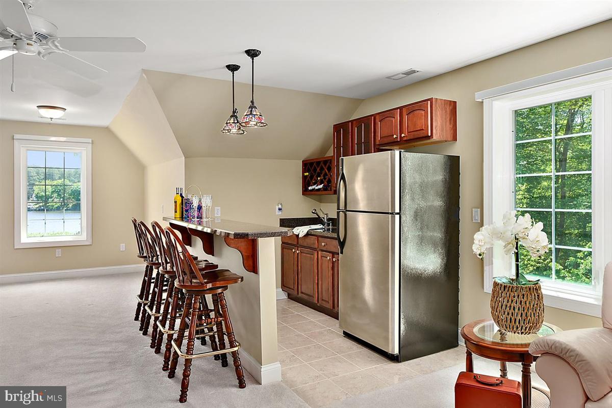 HARBOR POINTE - Residential