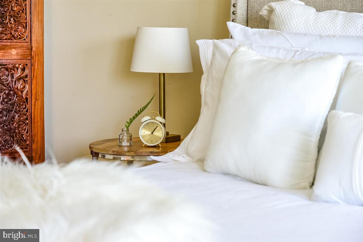 HARBOR POINTE - Residential