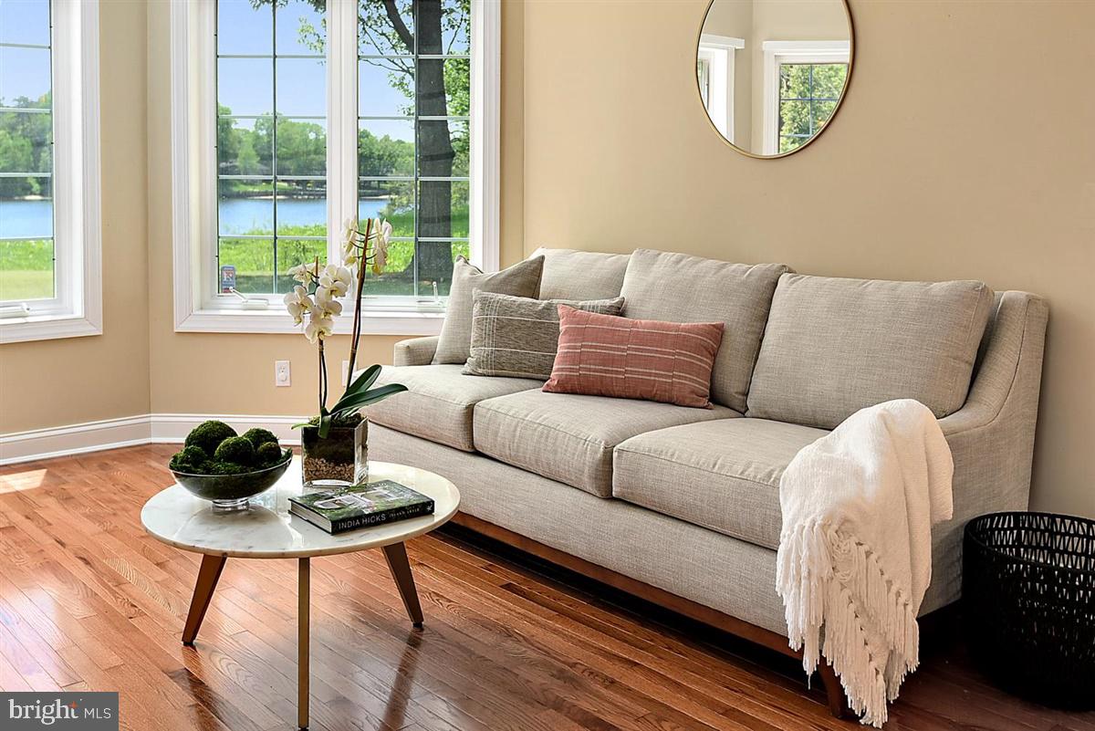 HARBOR POINTE - Residential