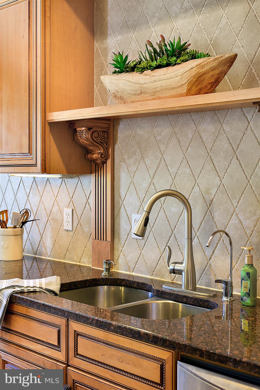 HARBOR POINTE - Residential