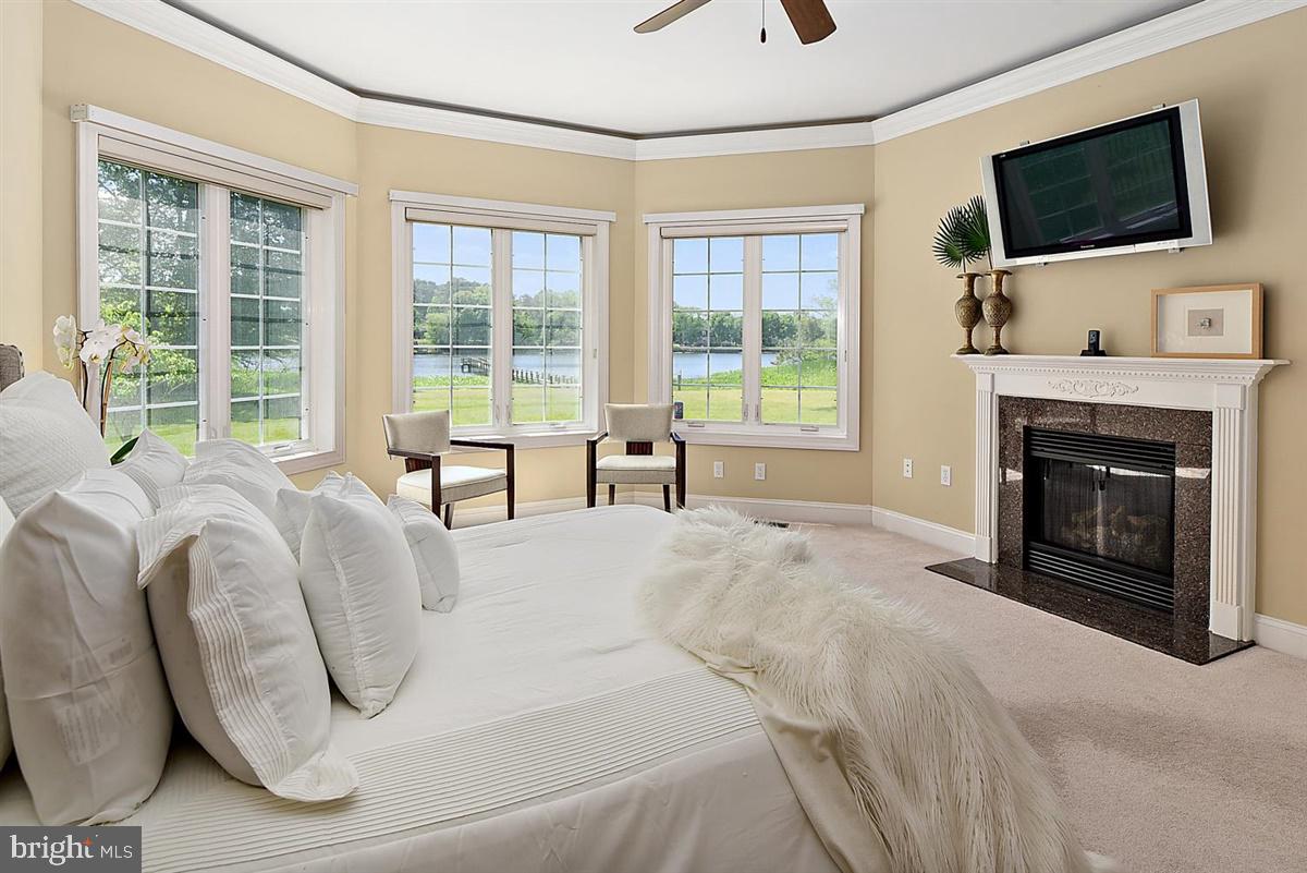 HARBOR POINTE - Residential