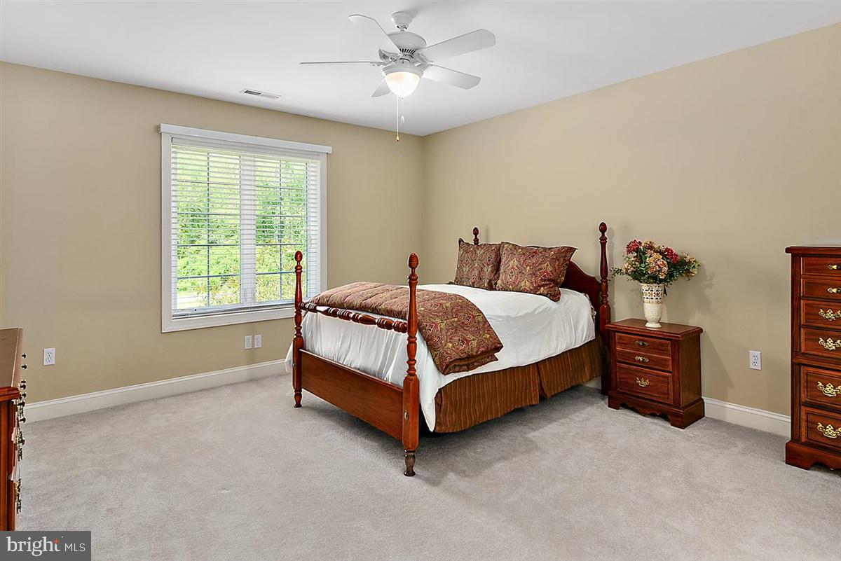 HARBOR POINTE - Residential