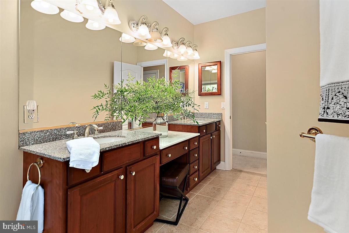 HARBOR POINTE - Residential