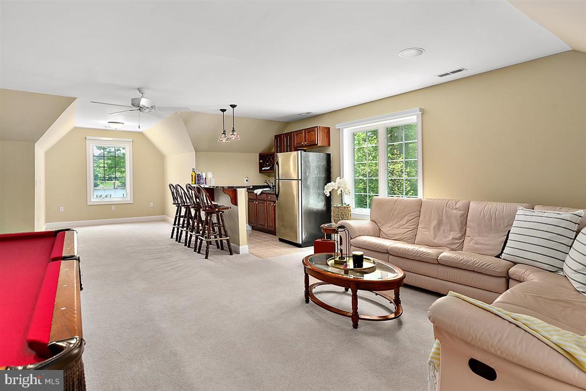 HARBOR POINTE - Residential