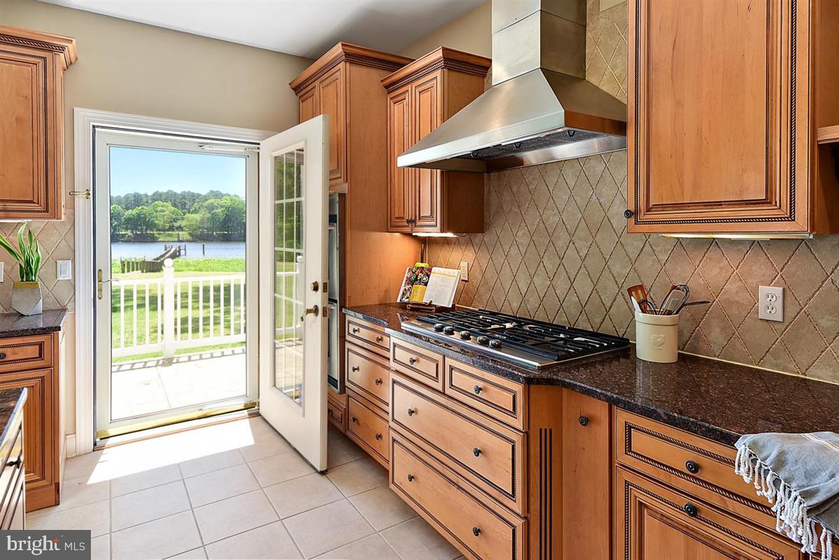 HARBOR POINTE - Residential