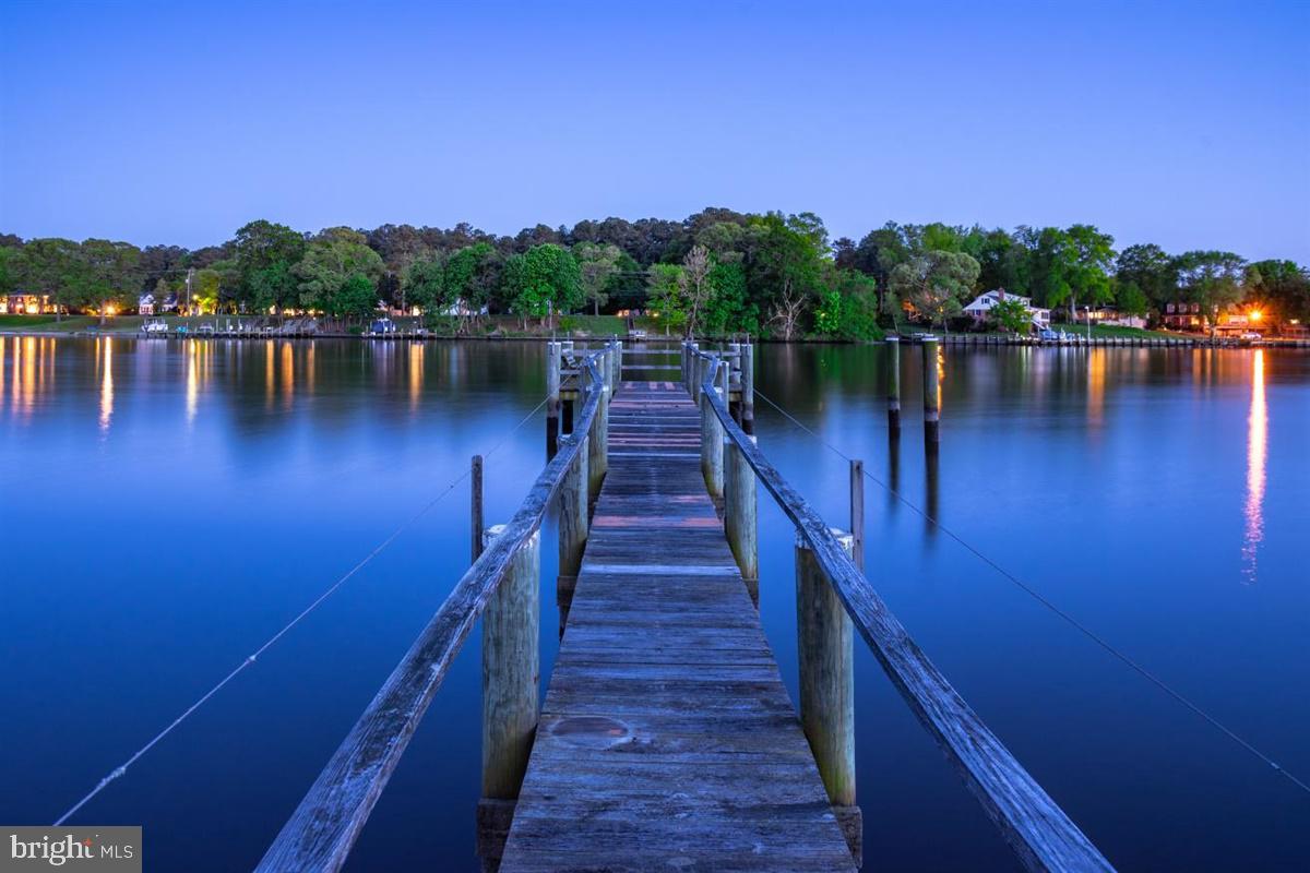 HARBOR POINTE - Residential