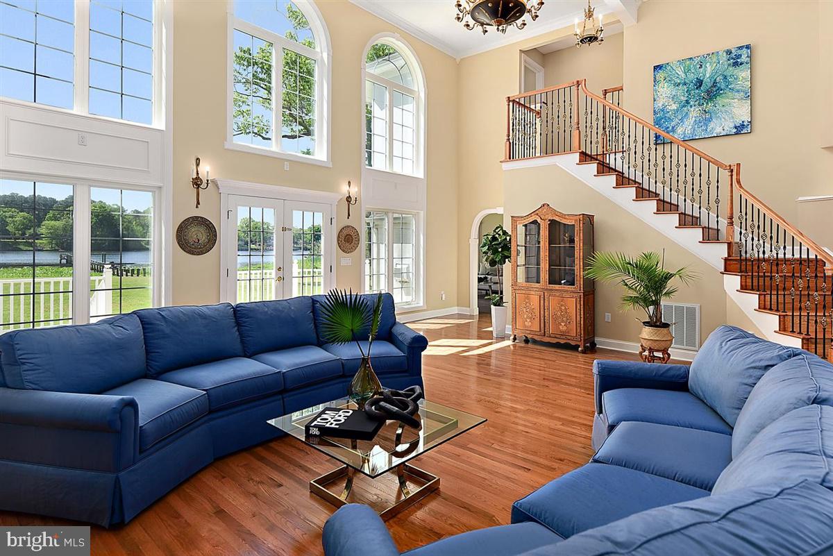 HARBOR POINTE - Residential