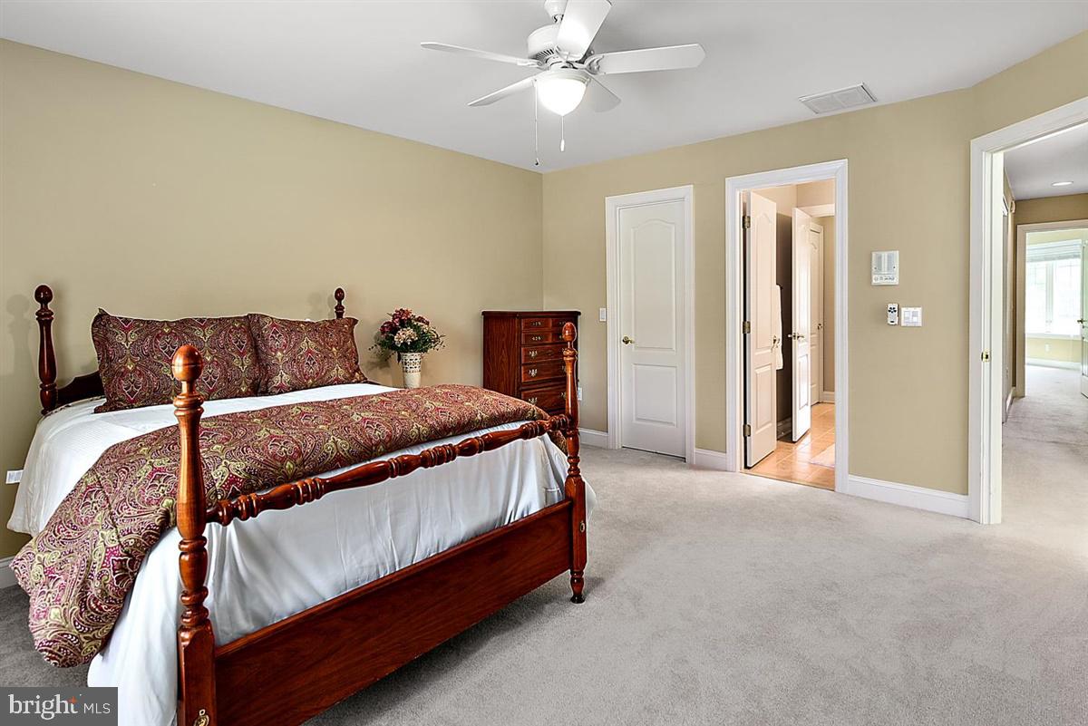 HARBOR POINTE - Residential