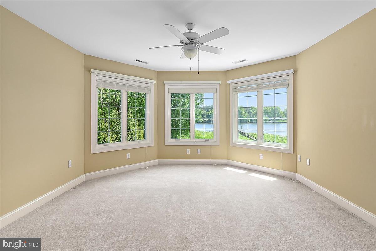 HARBOR POINTE - Residential