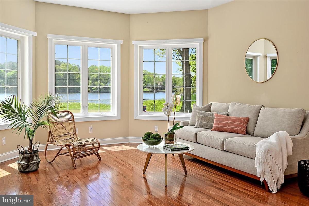 HARBOR POINTE - Residential