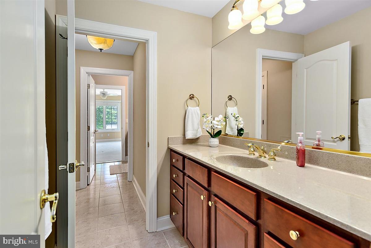 HARBOR POINTE - Residential