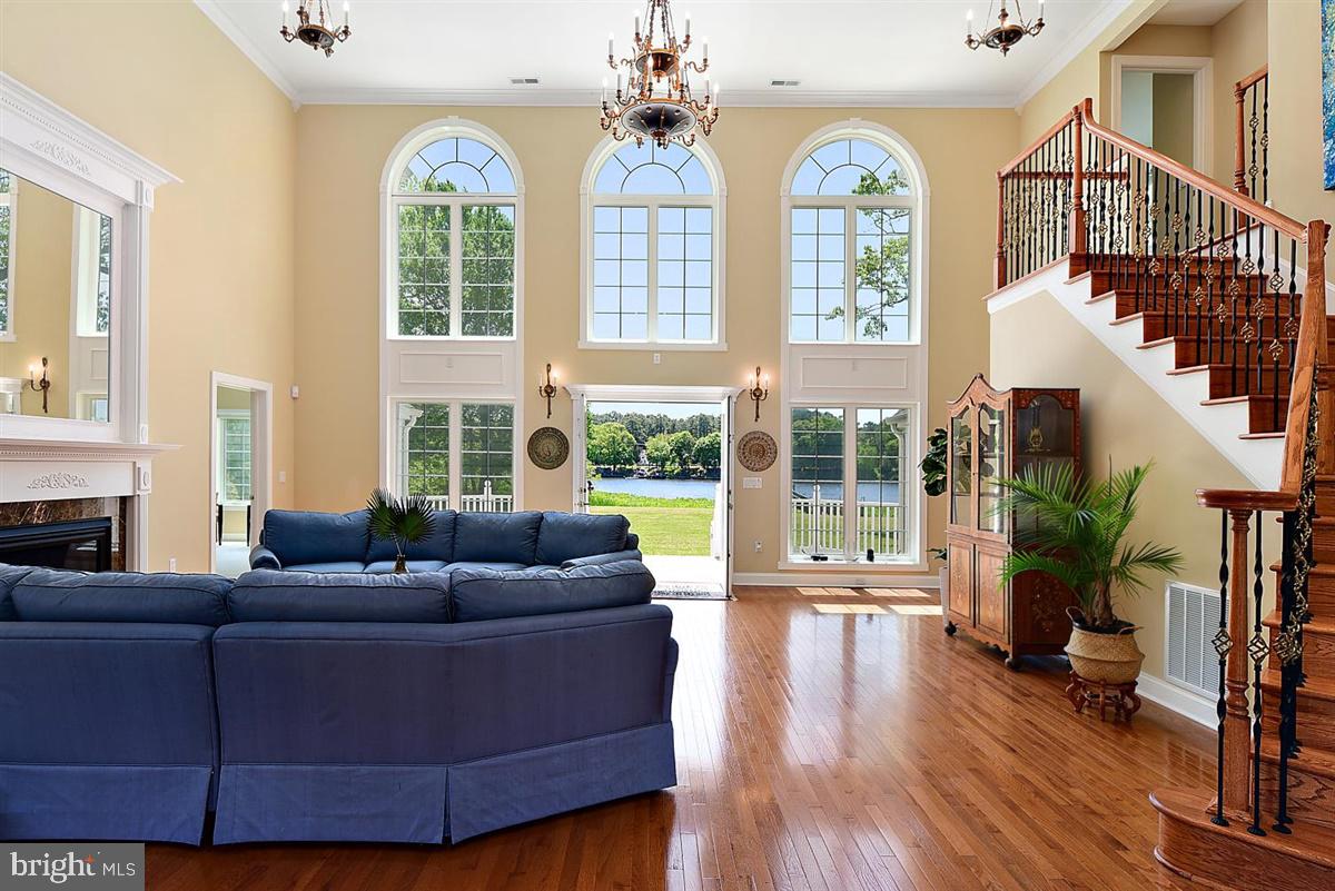 HARBOR POINTE - Residential