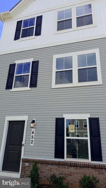 Townhouse For Rent - 452 17th Street Ave<br/> RANSON, WV 25438