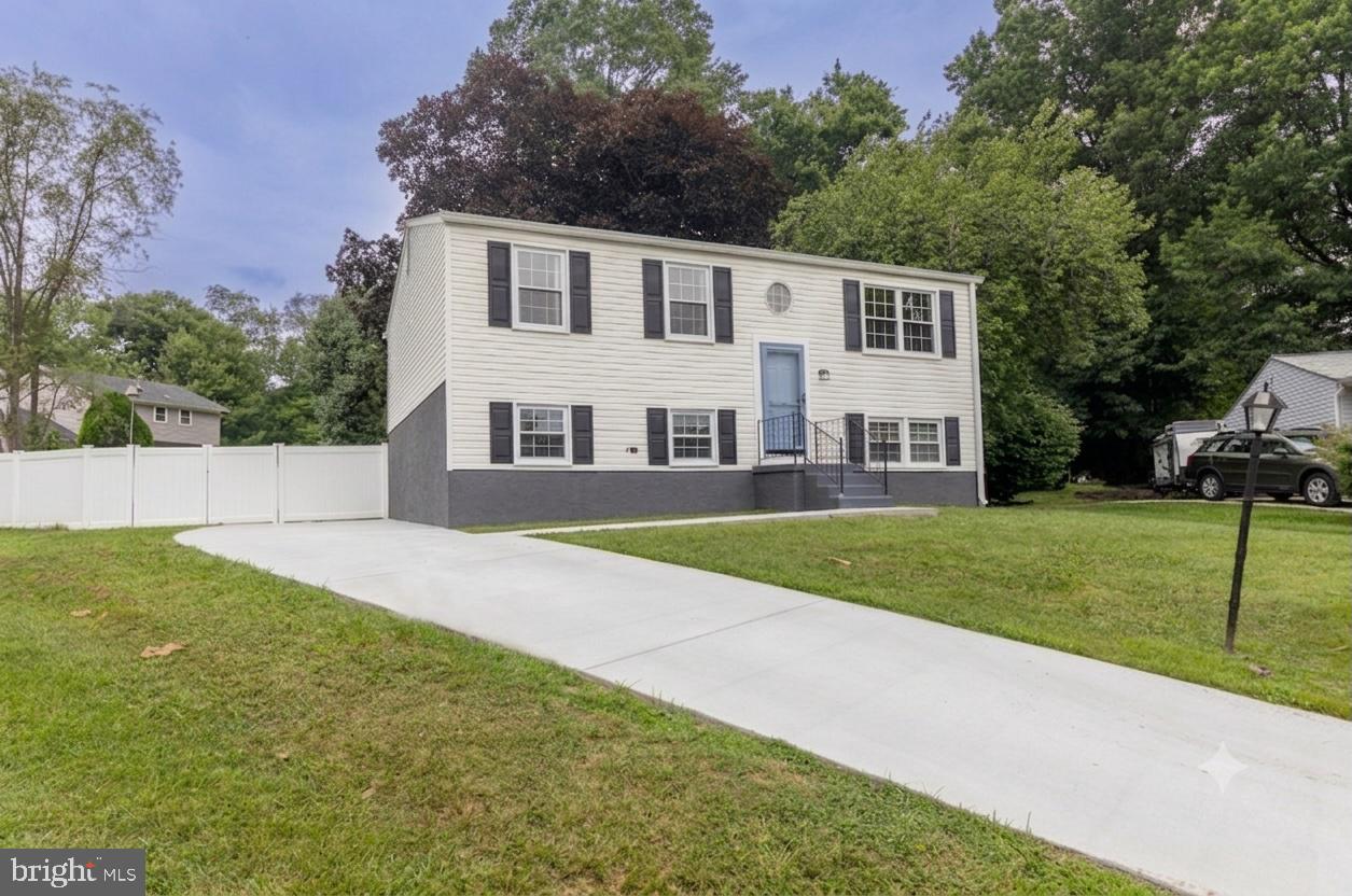 2042 RUSHMORE COURT