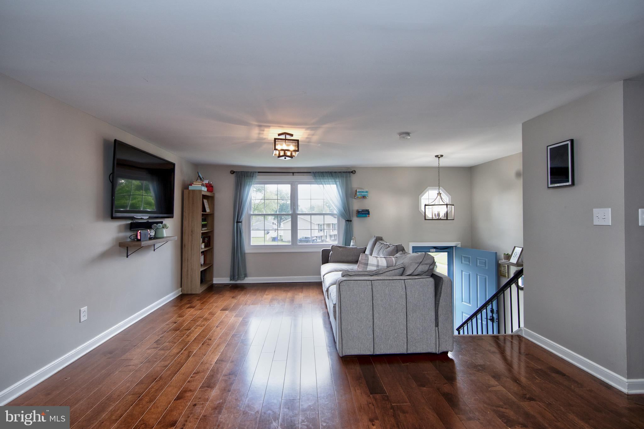 2042 RUSHMORE COURT