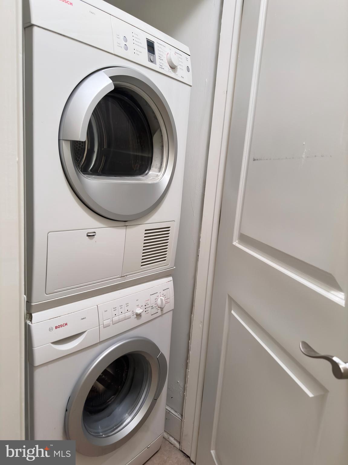 UNIVERSITY CITY - Residential Lease