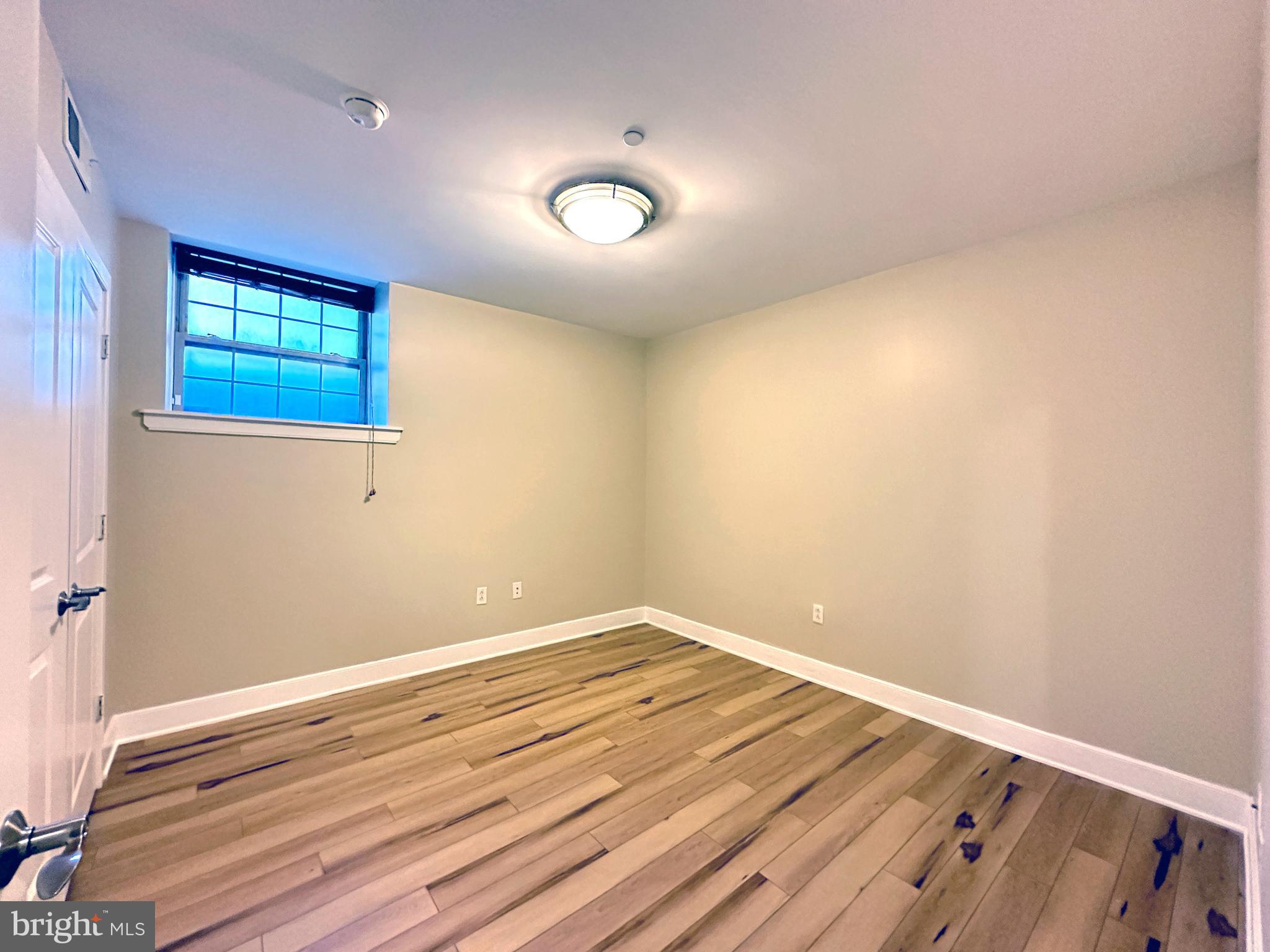 UNIVERSITY CITY - Residential Lease