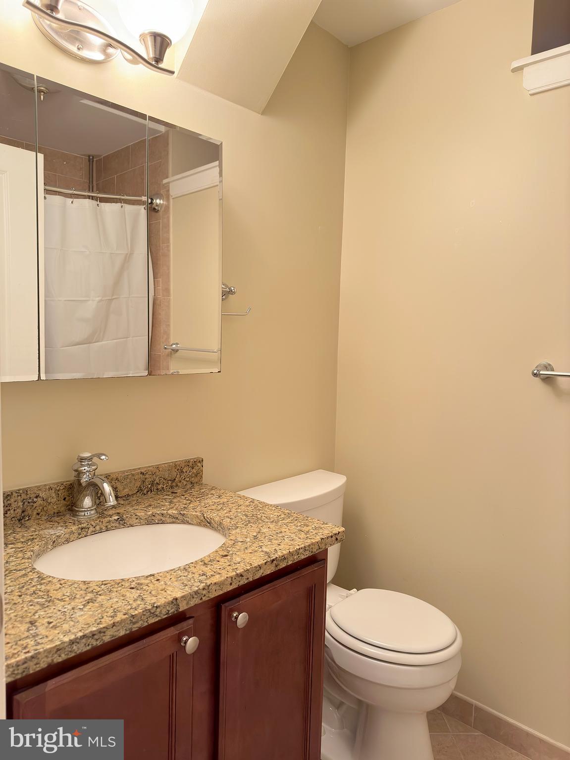 UNIVERSITY CITY - Residential Lease