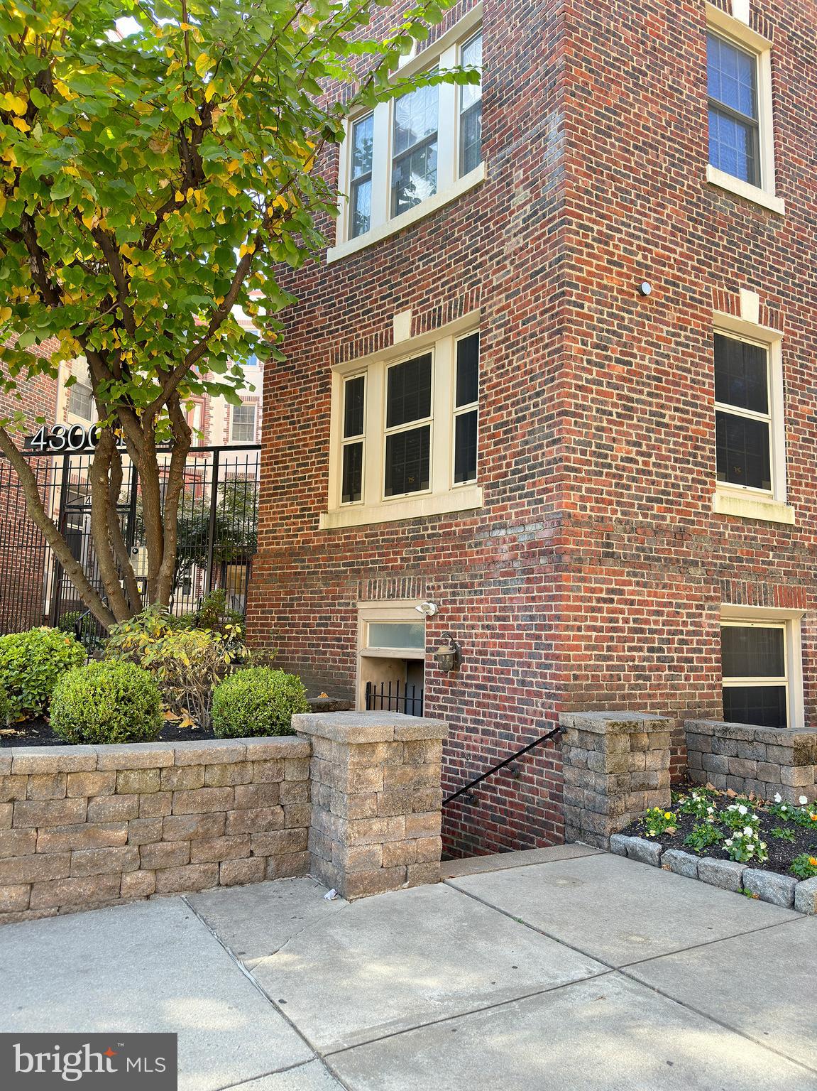 UNIVERSITY CITY - Residential Lease