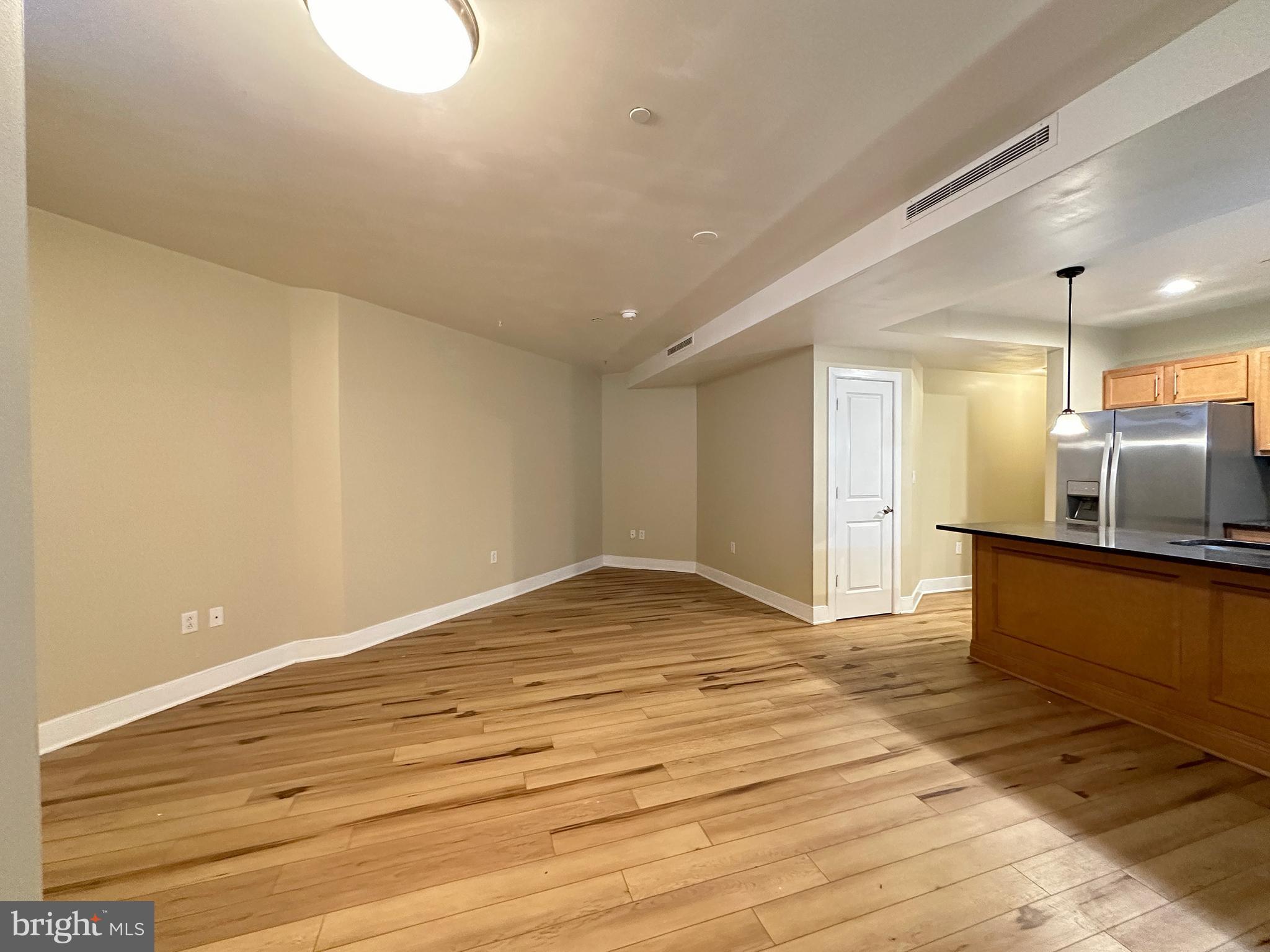 UNIVERSITY CITY - Residential Lease