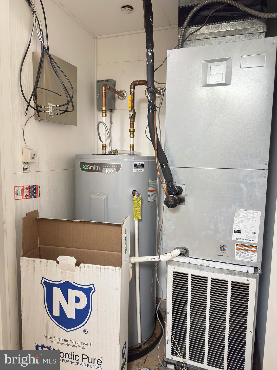 UNIVERSITY CITY - Residential Lease