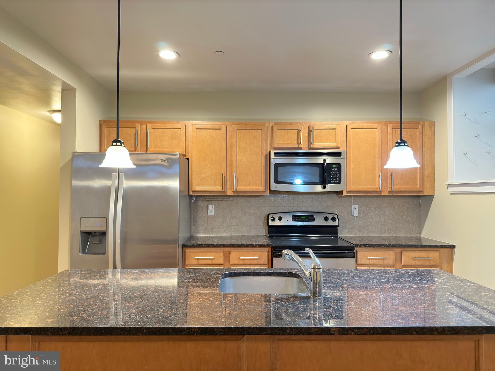 UNIVERSITY CITY - Residential Lease