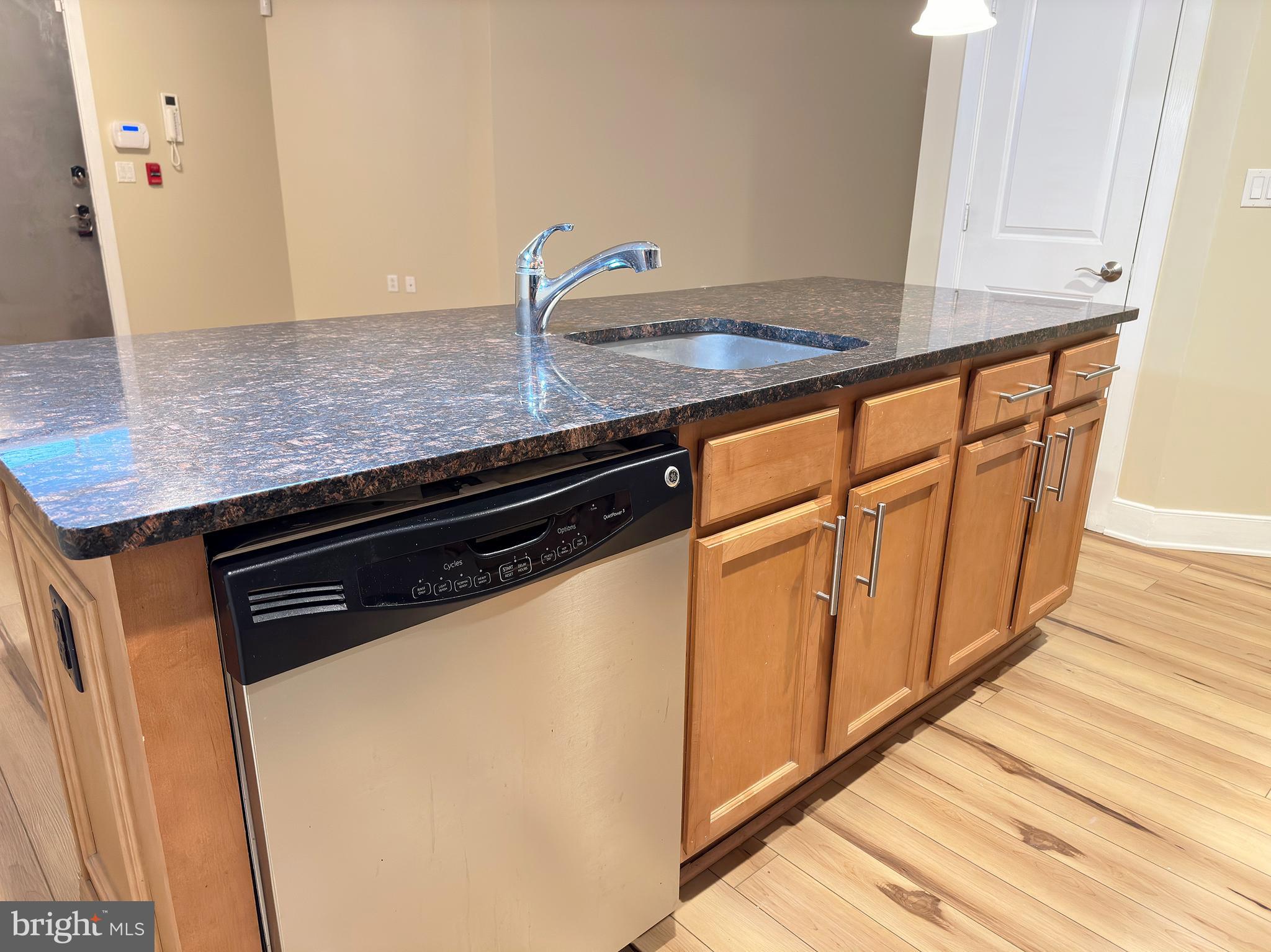 UNIVERSITY CITY - Residential Lease