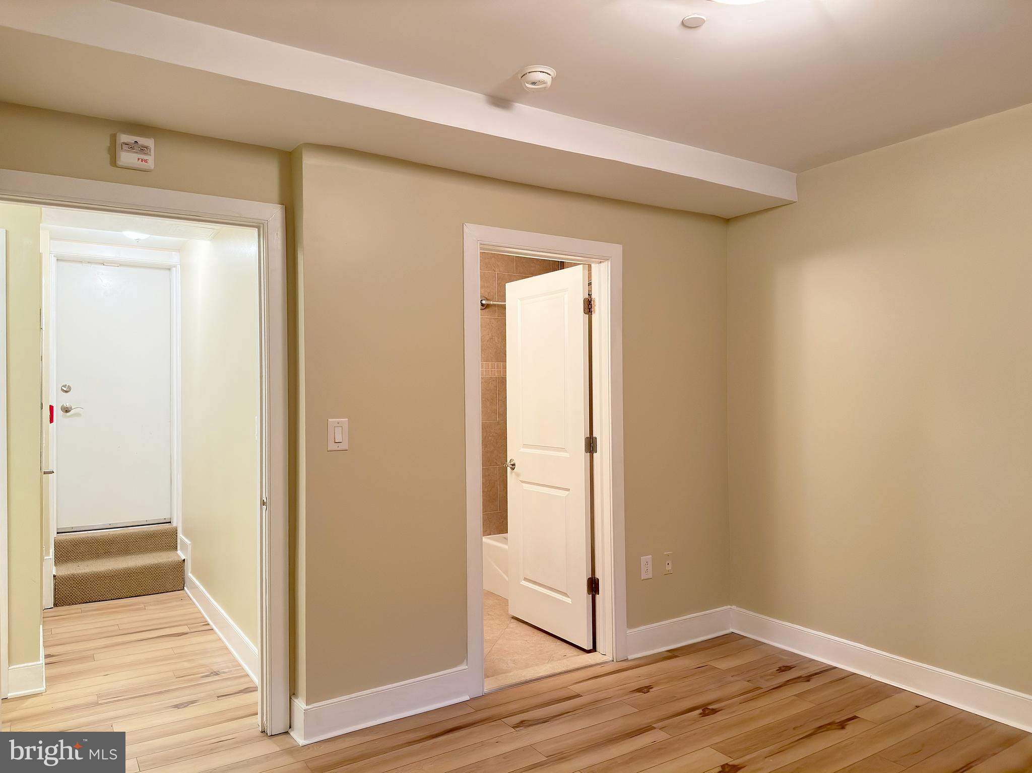 UNIVERSITY CITY - Residential Lease