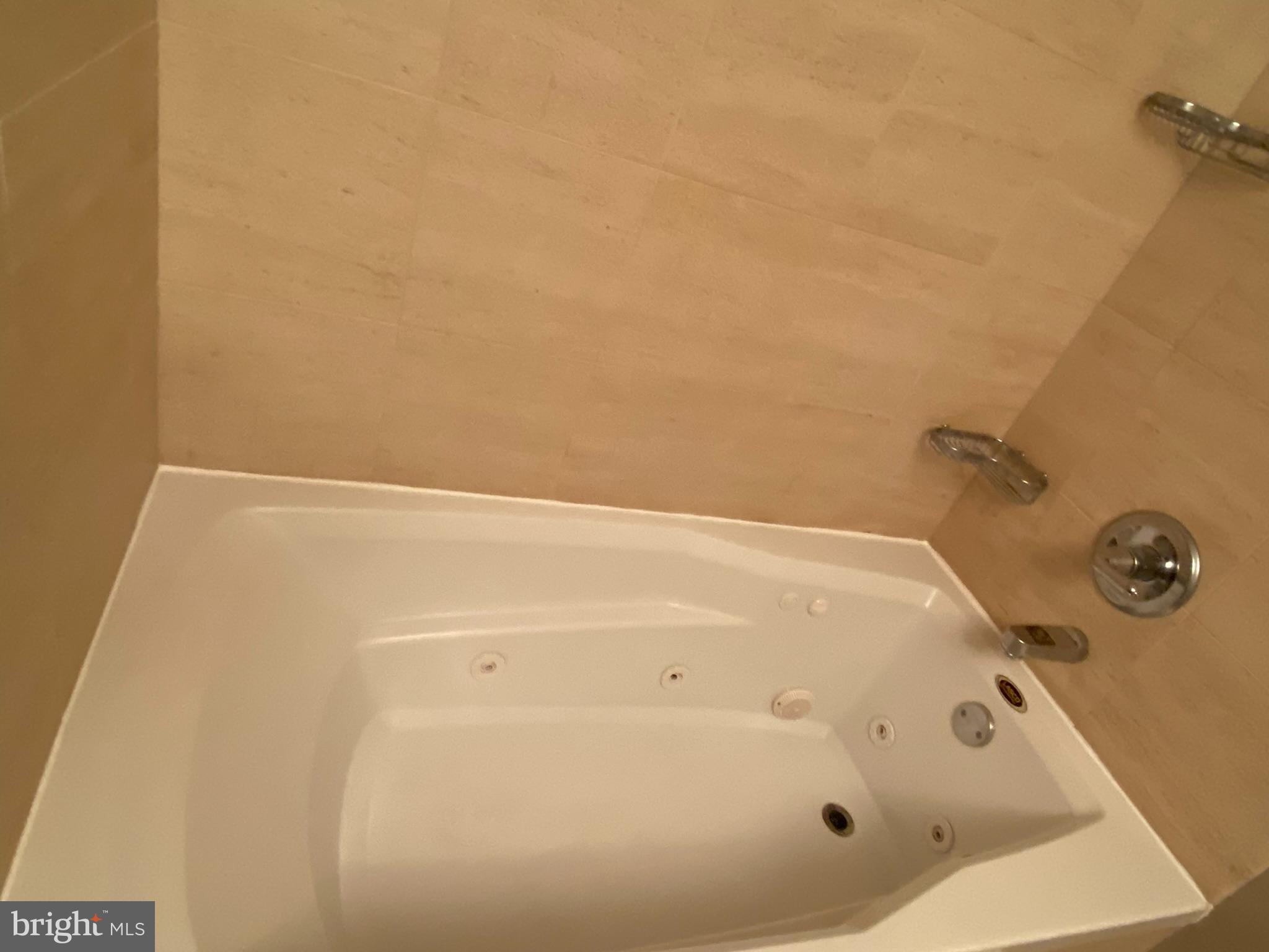 BENT TREE - Residential