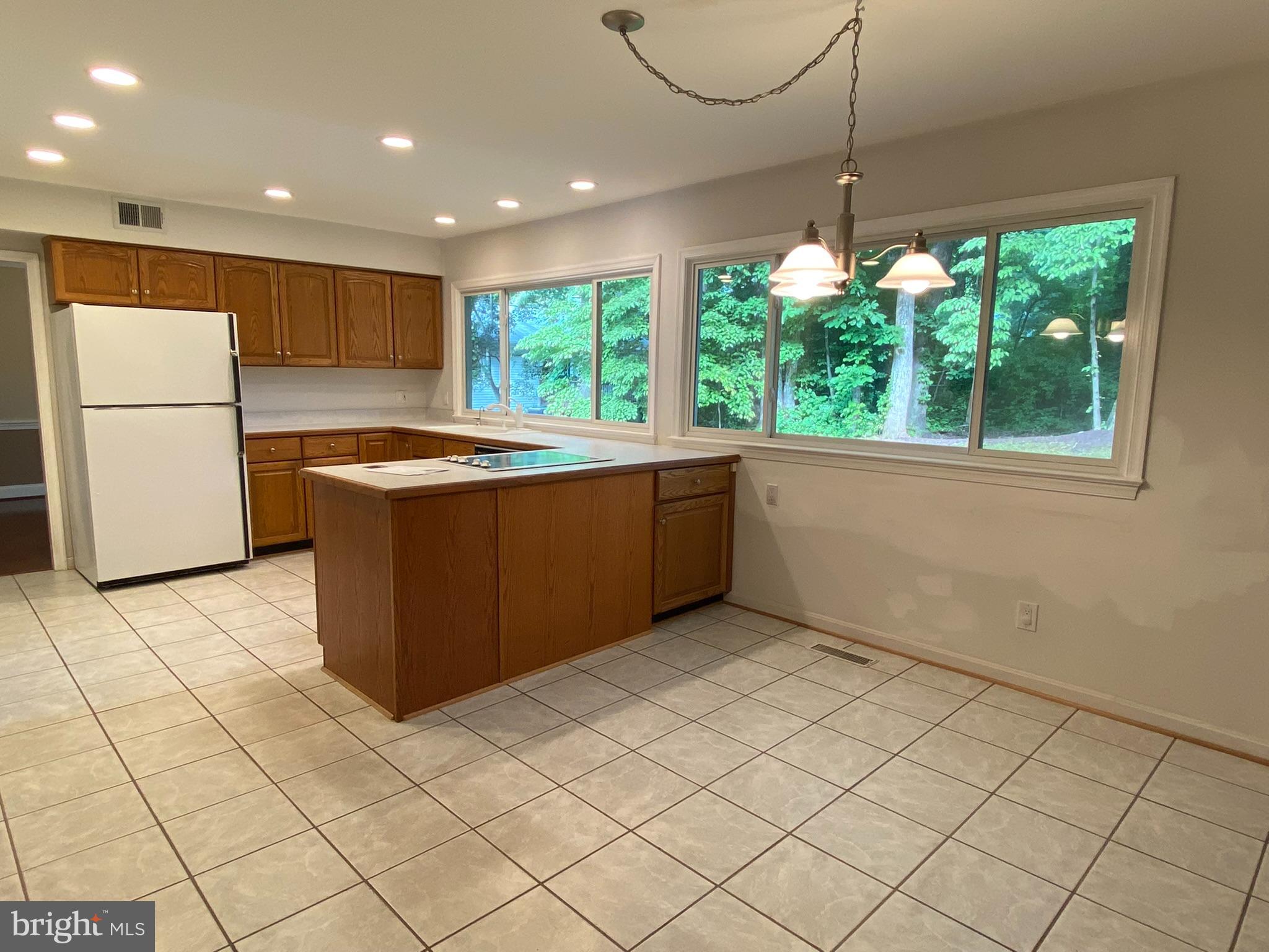 BENT TREE - Residential