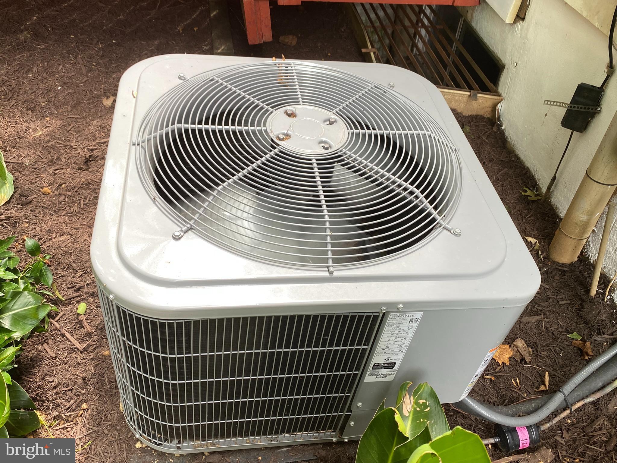 BENT TREE - Residential