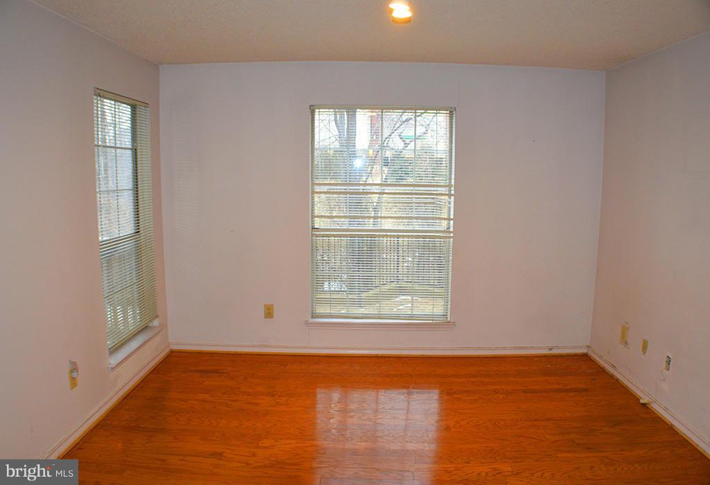 FOUNTAINS AT MCLEAN - Residential