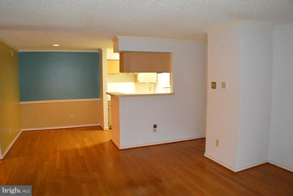 FOUNTAINS AT MCLEAN - Residential