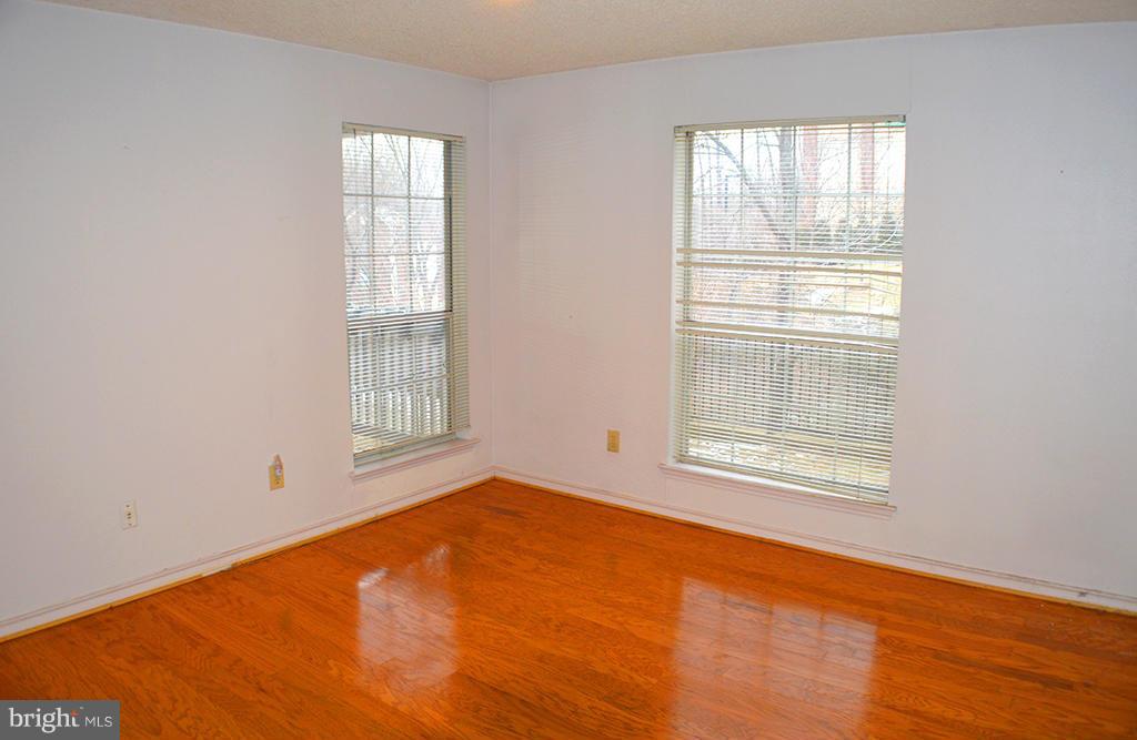 FOUNTAINS AT MCLEAN - Residential