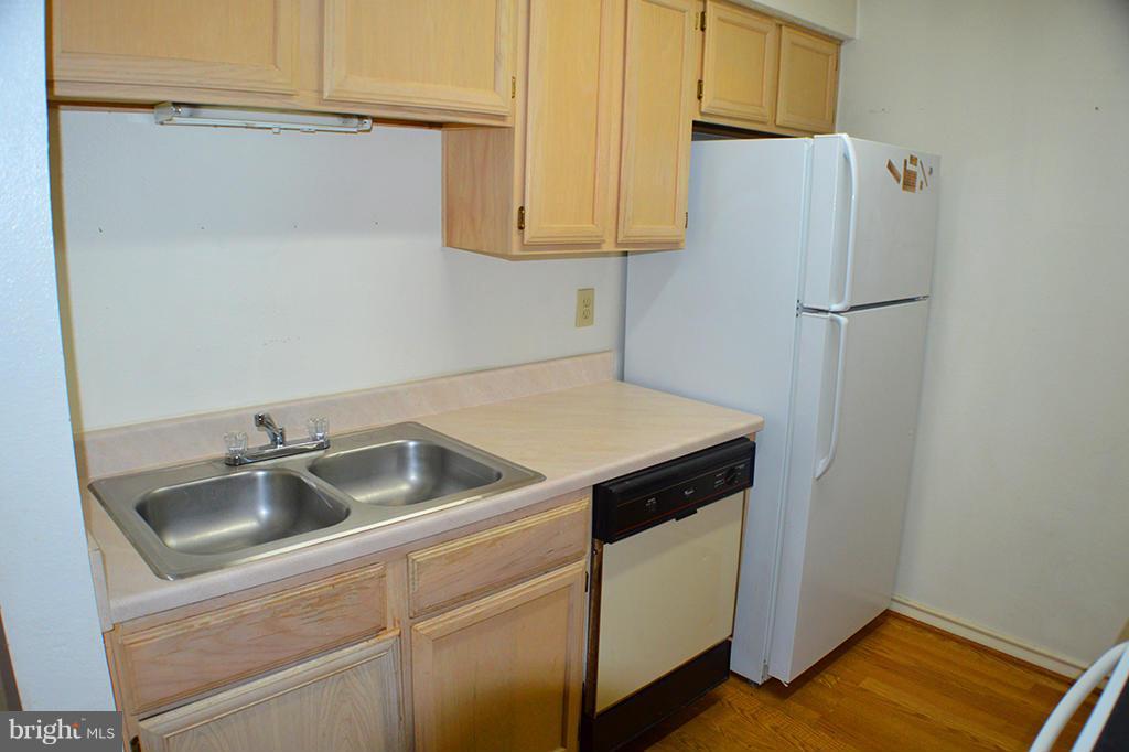 FOUNTAINS AT MCLEAN - Residential