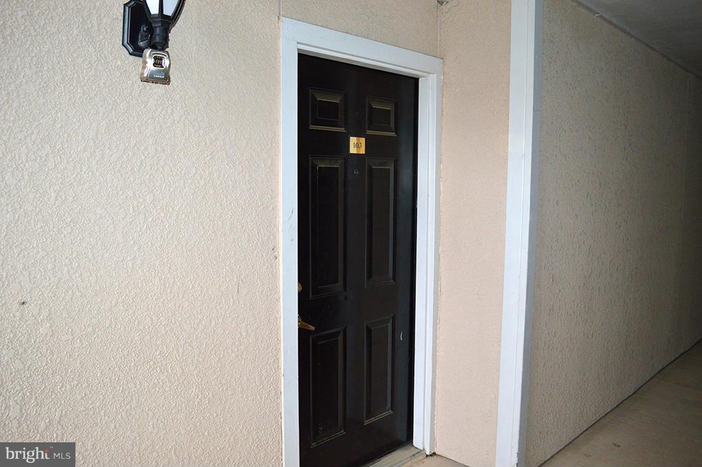 FOUNTAINS AT MCLEAN - Residential