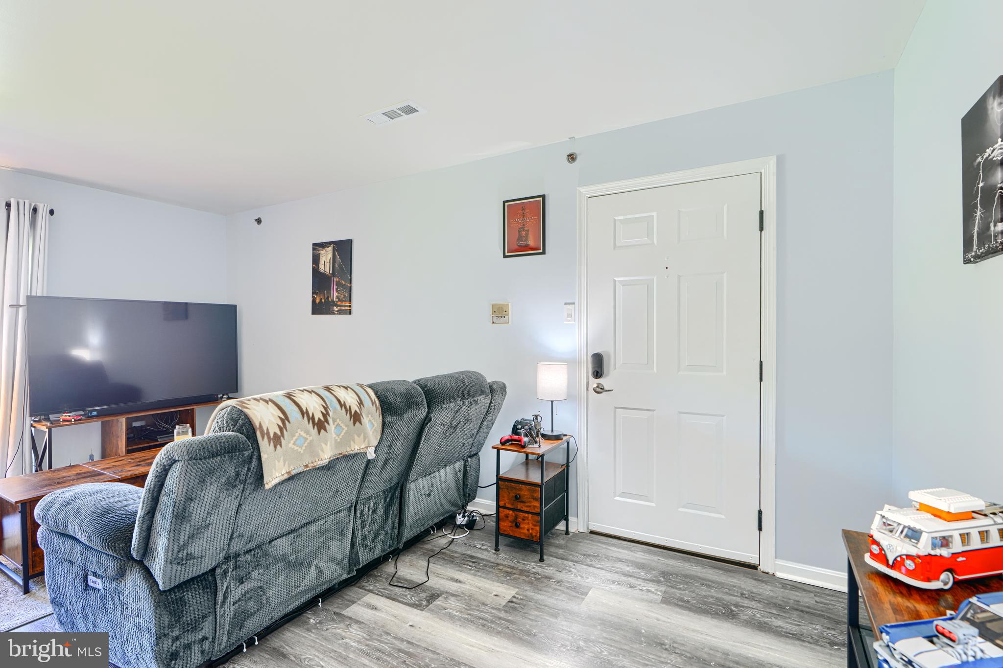 2 CEDAR VALLEY PLACE 204