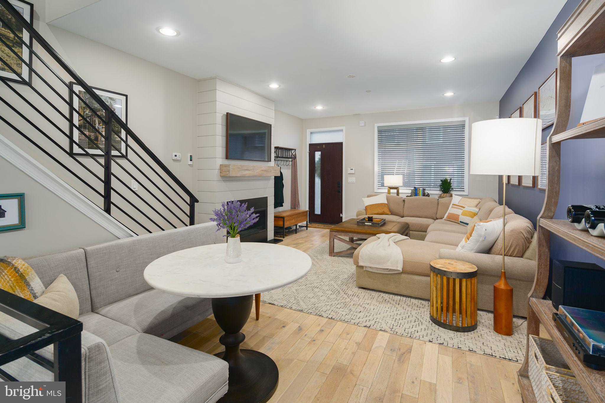 POINT BREEZE - Residential