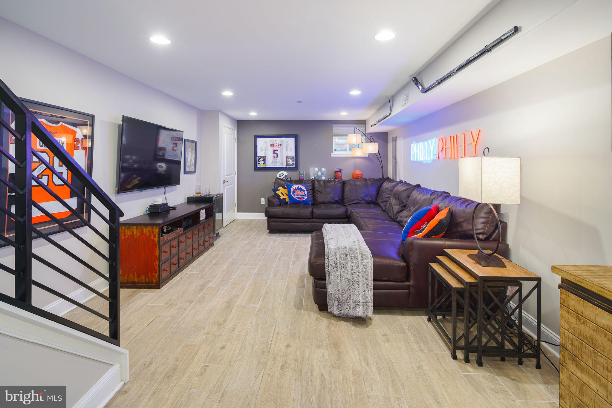 POINT BREEZE - Residential