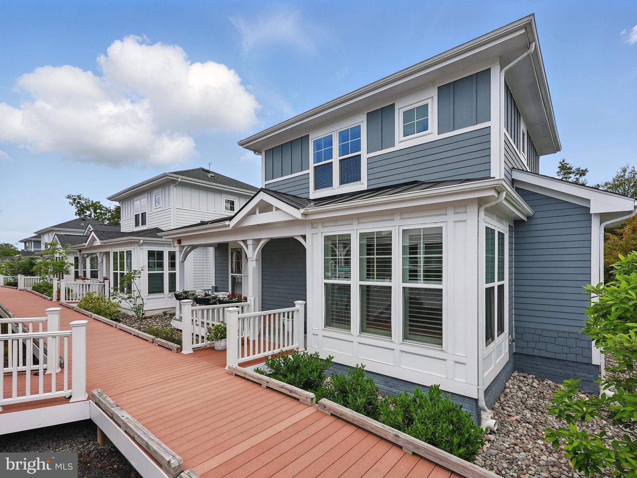 1012 RAILROAD AVENUE