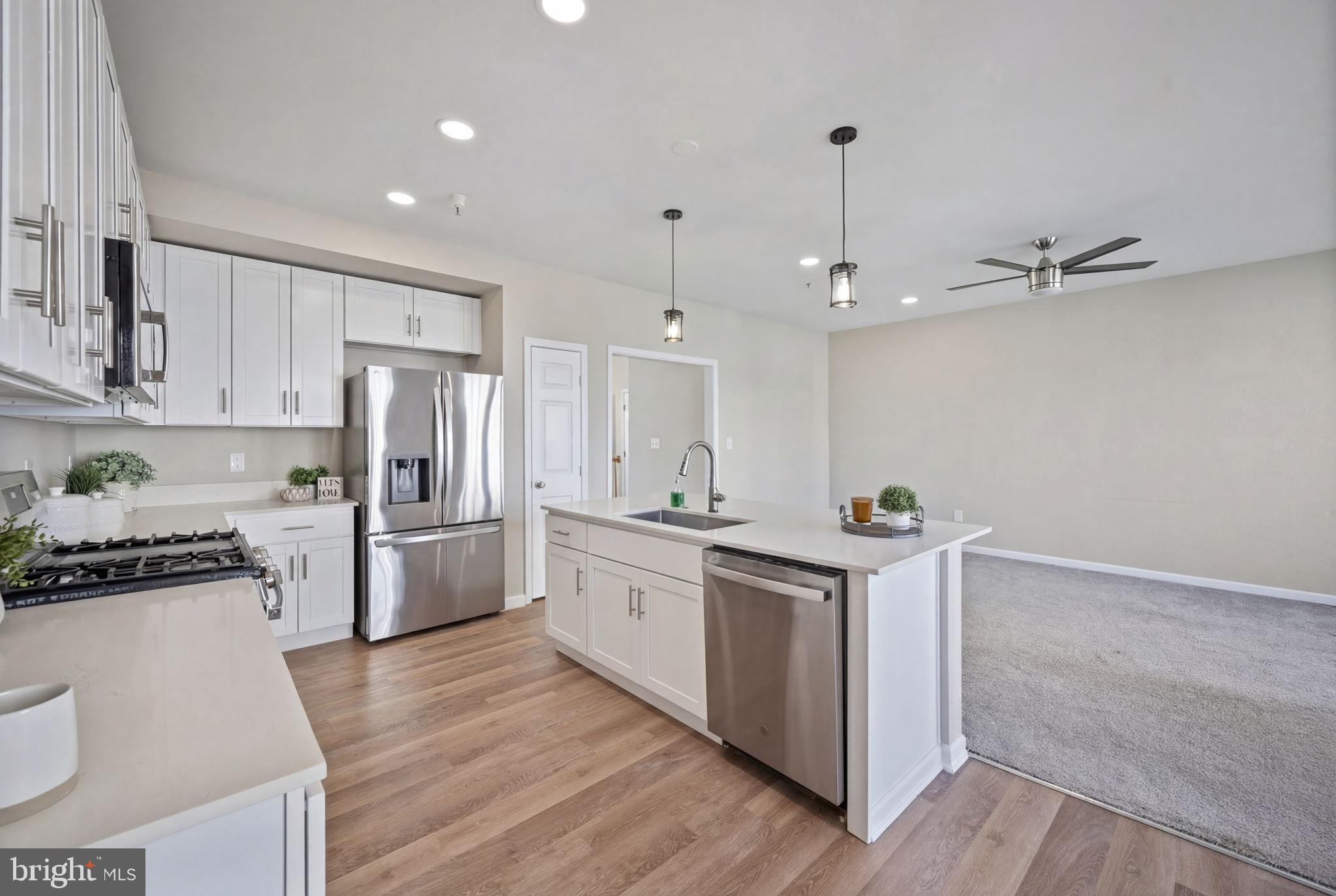 ELKRIDGE CROSSING - Residential