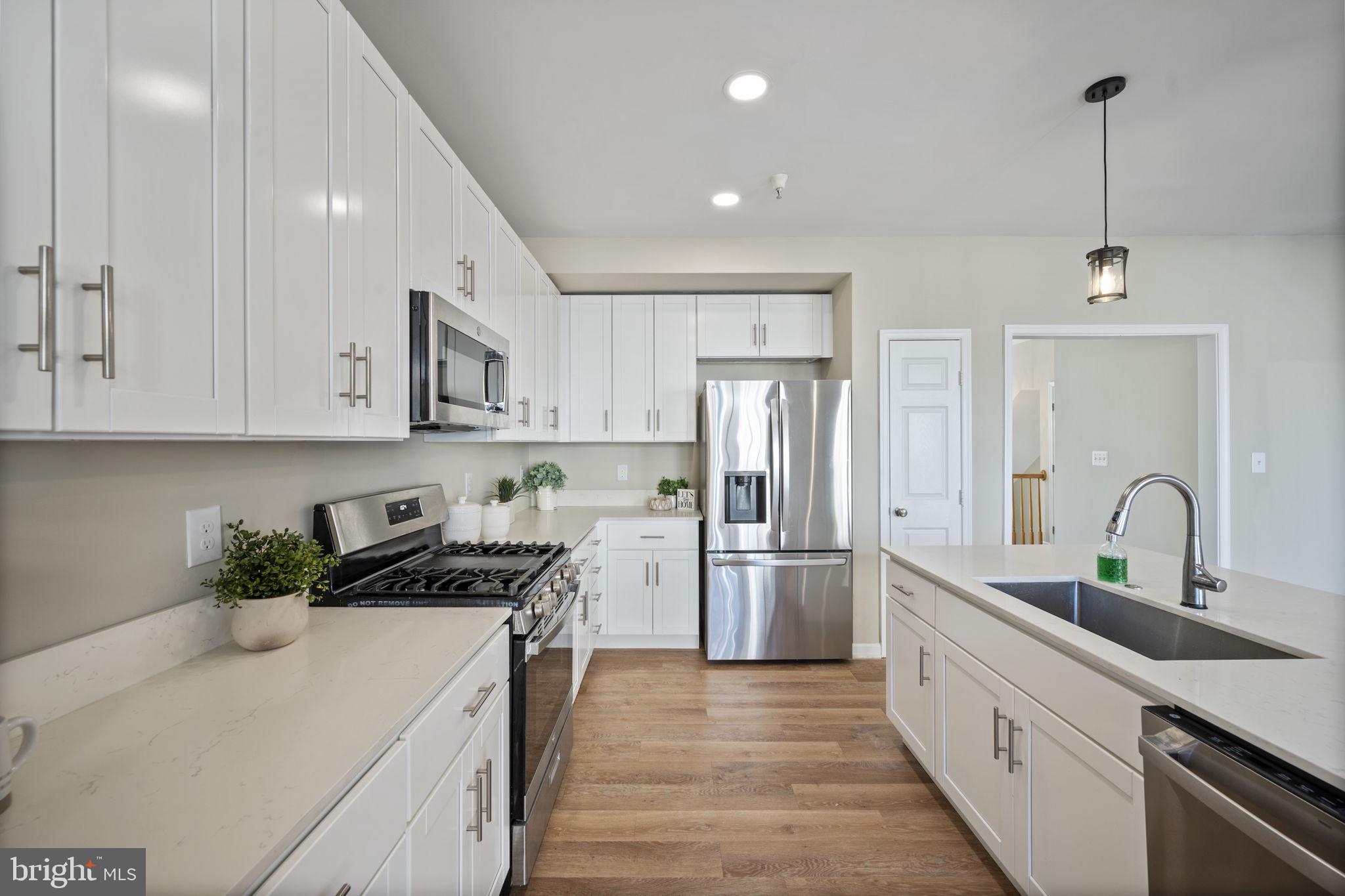 ELKRIDGE CROSSING - Residential