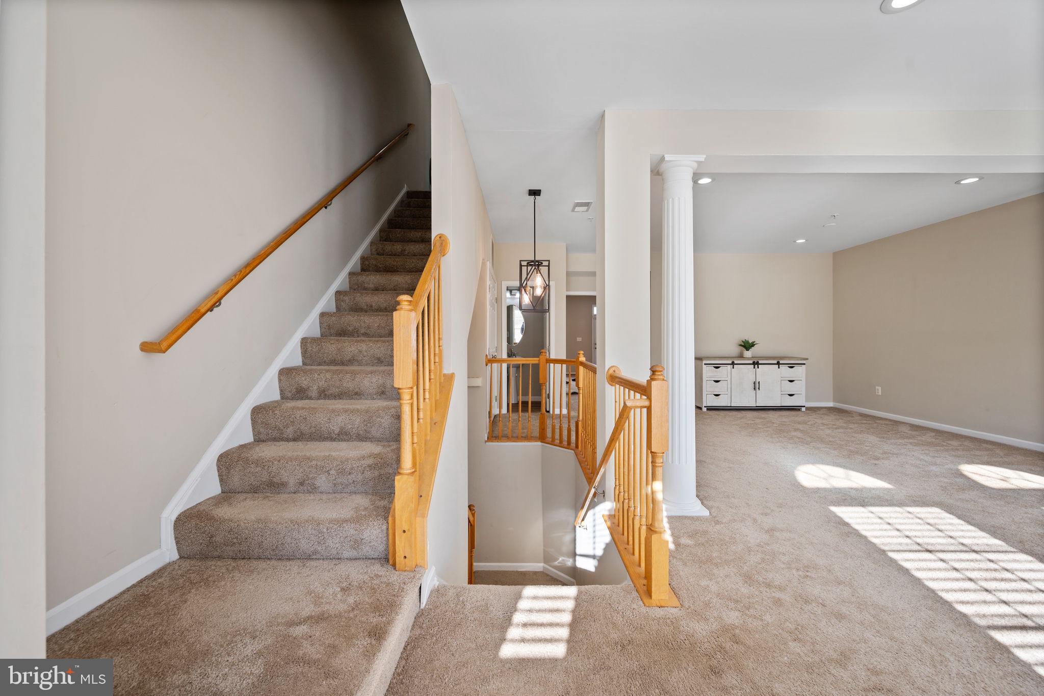 ELKRIDGE CROSSING - Residential