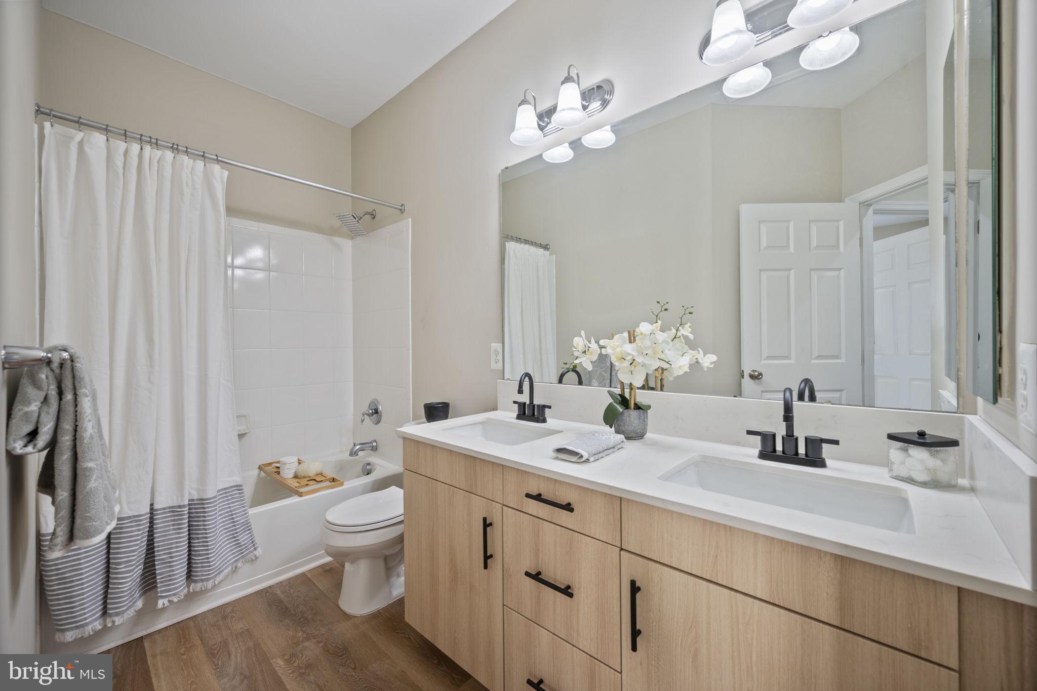 ELKRIDGE CROSSING - Residential